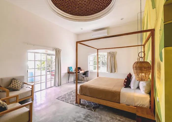 Selina Hotel 2*